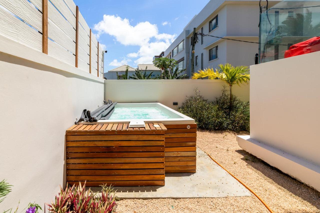 One Bay Residence - Apartment 2 - Apartment In Pereybere Pereybere Beach Exterior photo