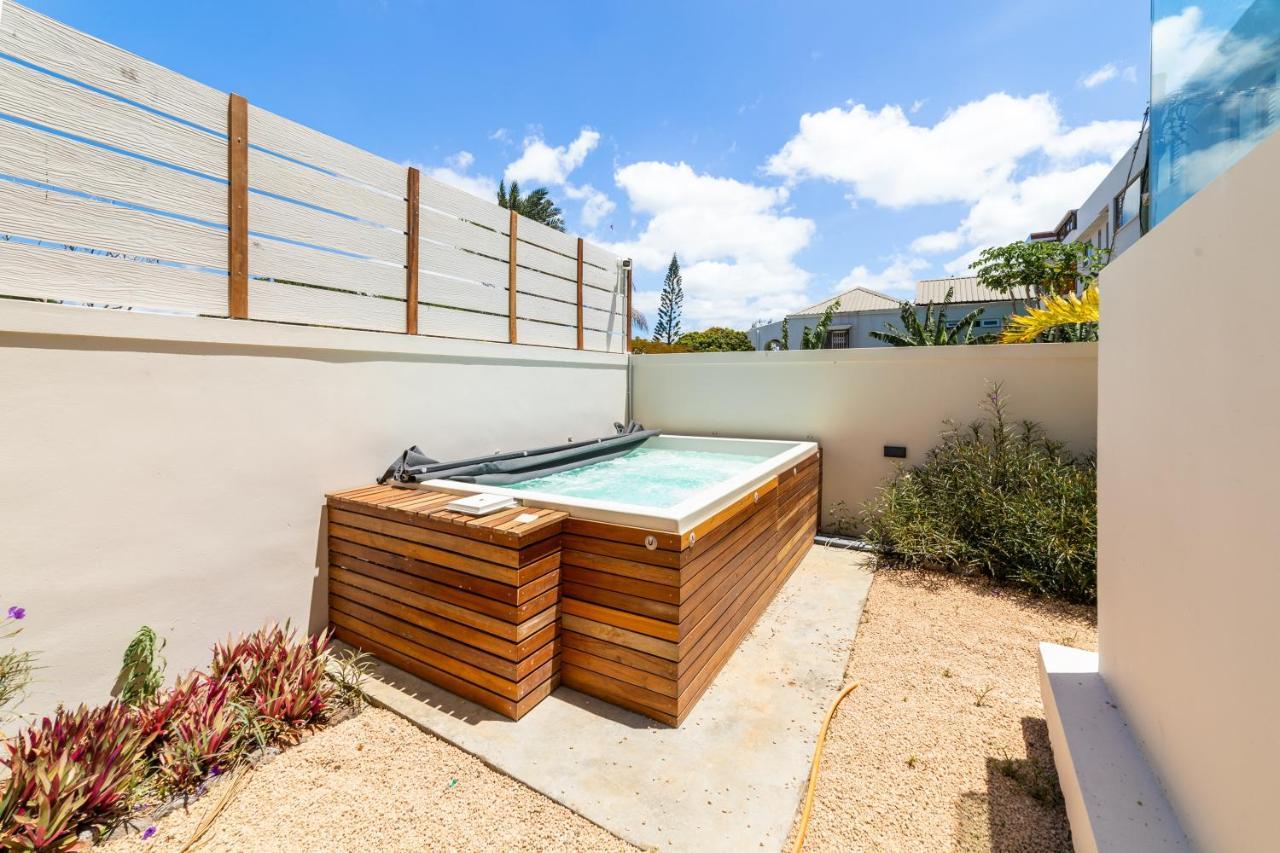 One Bay Residence - Apartment 2 - Apartment In Pereybere Pereybere Beach Exterior photo
